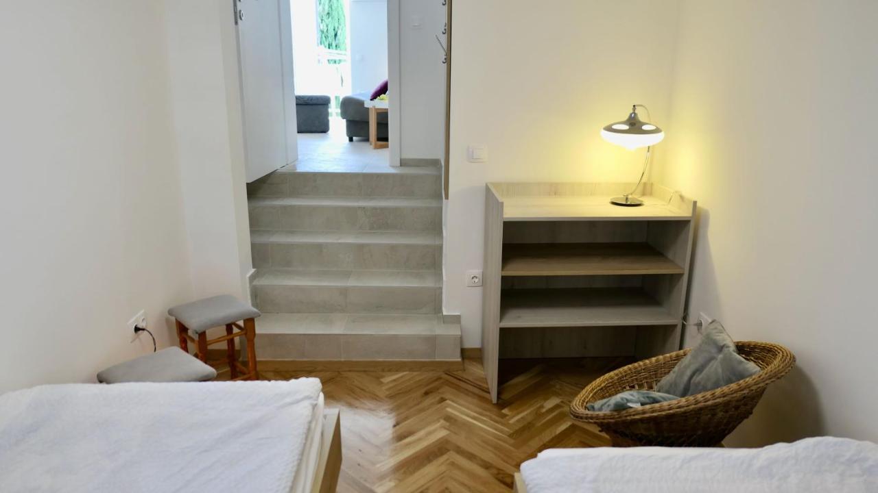 Apartments Villa Agatha Свети свети Филип и Яков Екстериор снимка