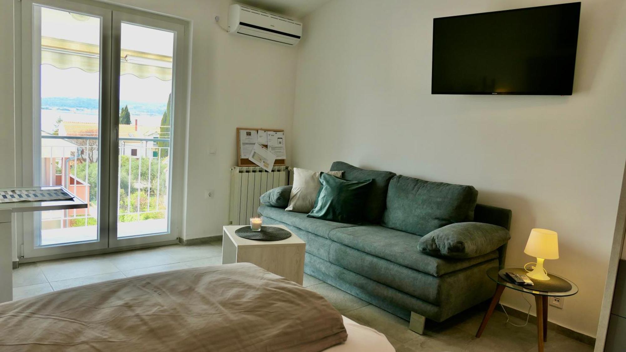 Apartments Villa Agatha Свети свети Филип и Яков Екстериор снимка