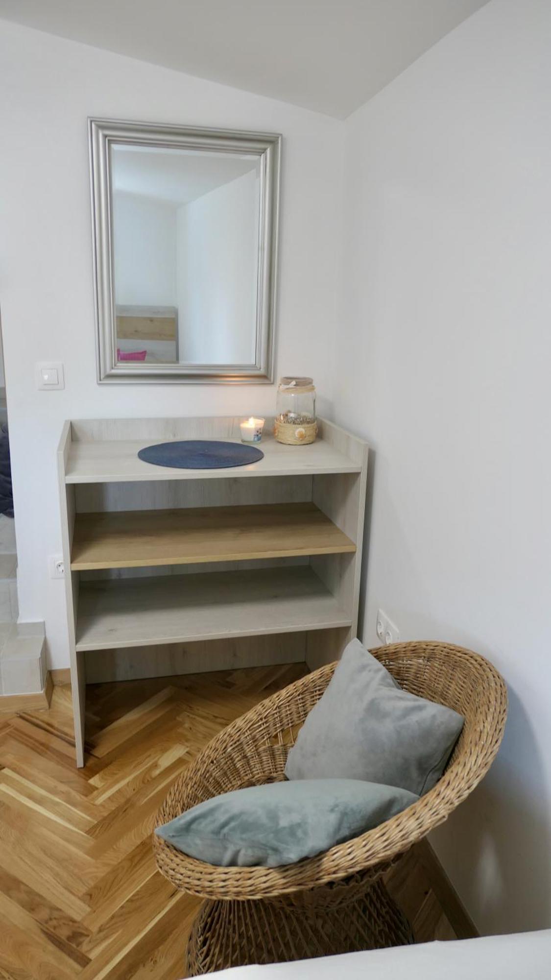 Apartments Villa Agatha Свети свети Филип и Яков Екстериор снимка