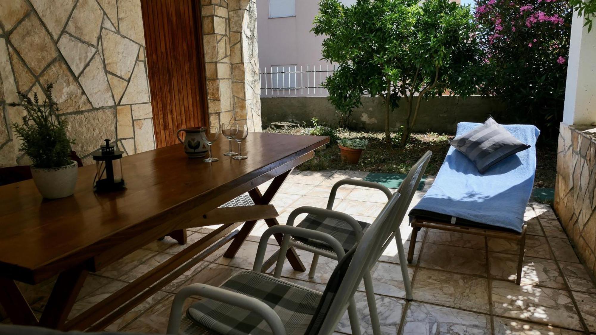 Apartments Villa Agatha Свети свети Филип и Яков Стая снимка