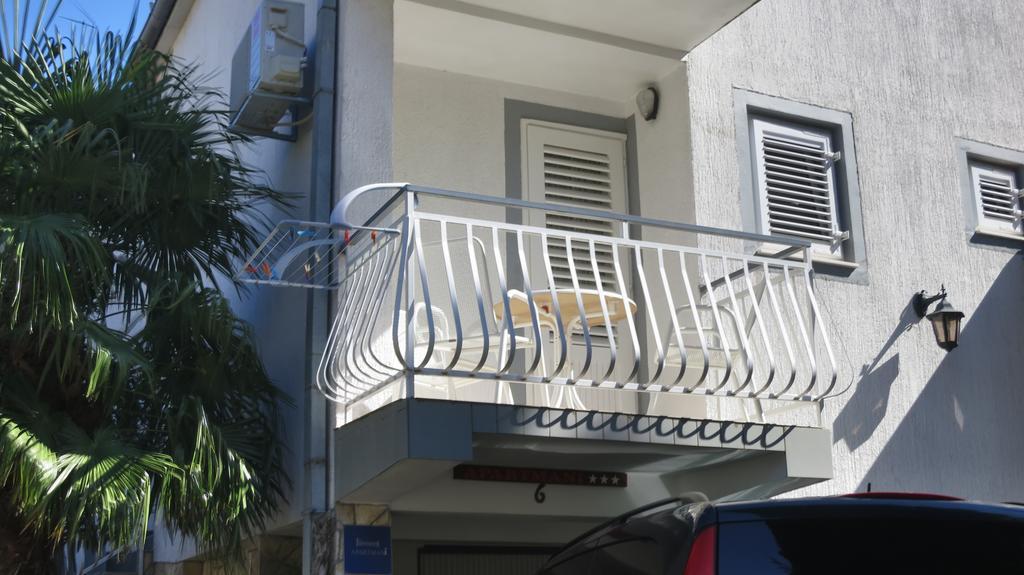 Apartments Villa Agatha Свети свети Филип и Яков Екстериор снимка
